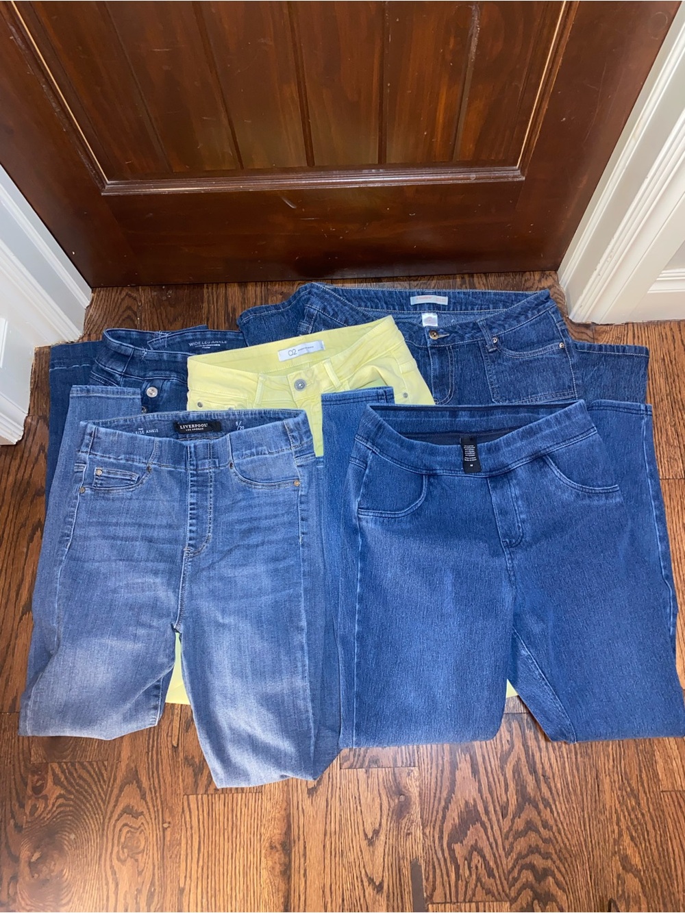 Womens X5 Jean Lot- Chico 8 / No Boundaries 9  / Liverpool 8 / Q2 8 / No Brand 8